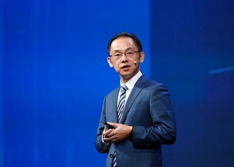 Ryan Ding delivering a keynote speech at the MBB Forum (PRNewsfoto/Huawei)